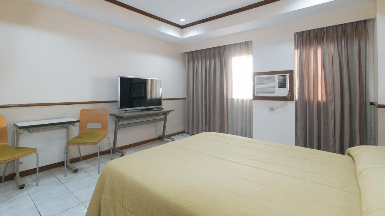 Garden Plaza Hotel Manille Extérieur photo